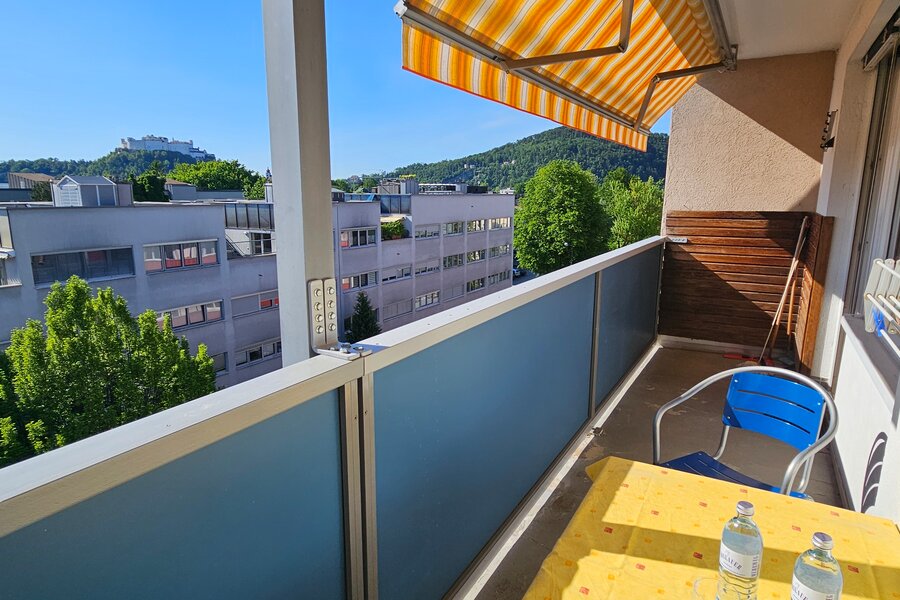 Balkon mit Blick auf die Festung Hohensalzburg