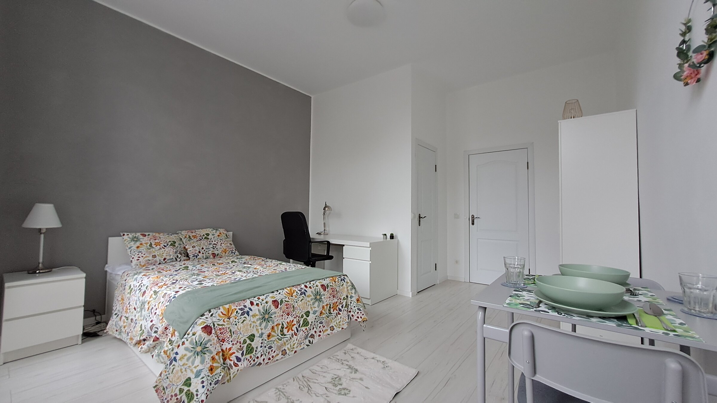 Living / sleeping room