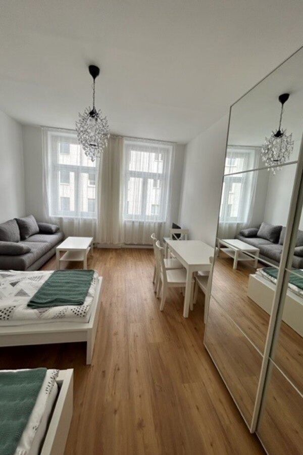 Wohn- und Schlafzimmer