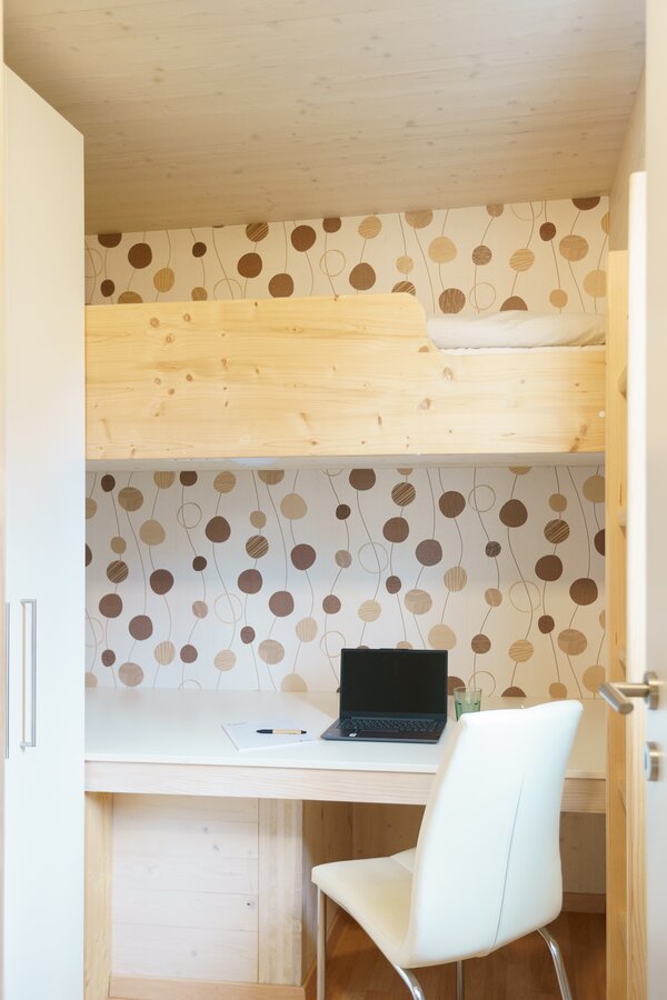 Schlafzimmer 2 / Arbeitsplatz | © Martina Draper