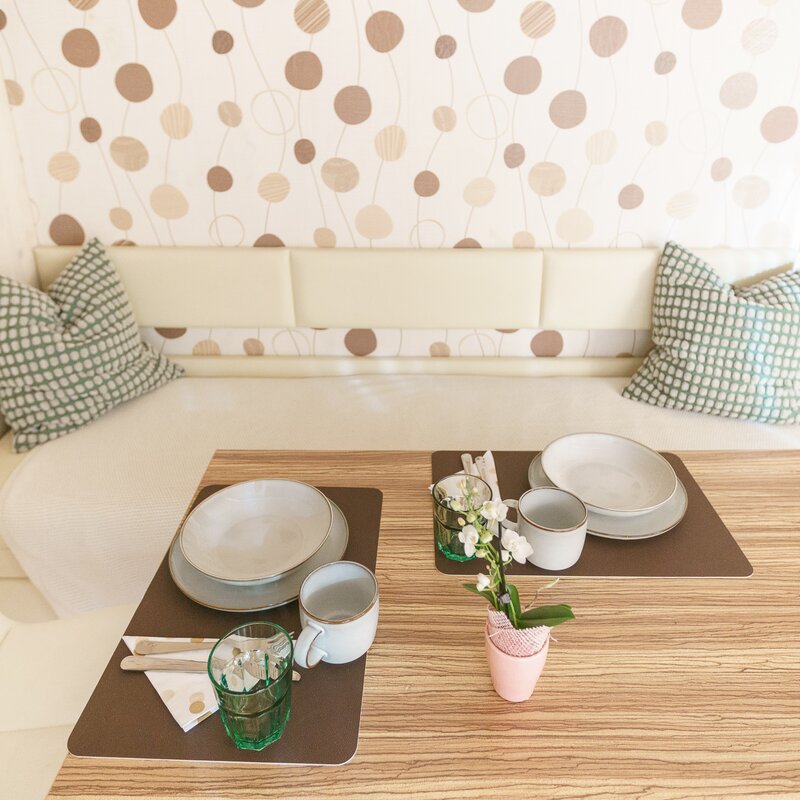 Esstisch im Wohnbereich | © Martina Draper