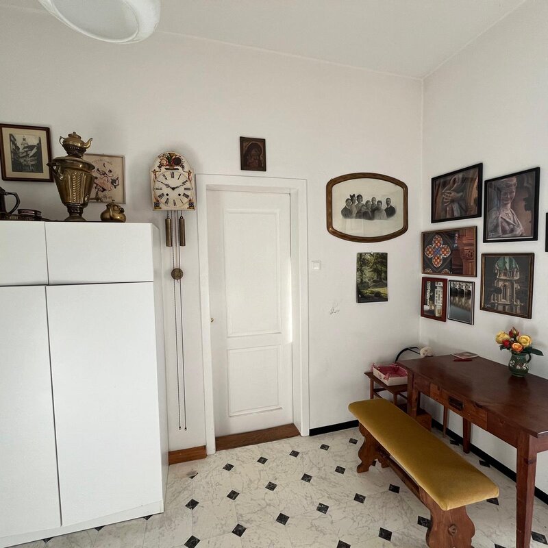 Küchentisch mit Haushaltsraum