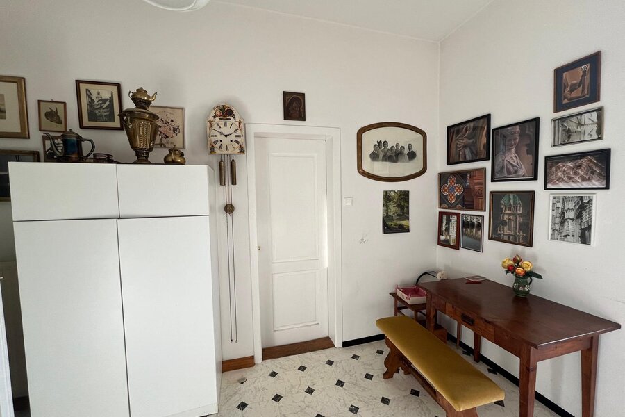 Küchentisch mit Haushaltsraum