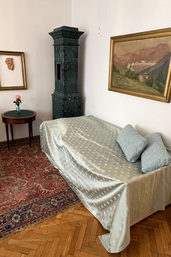 Einzelbett im Schlafzimmer