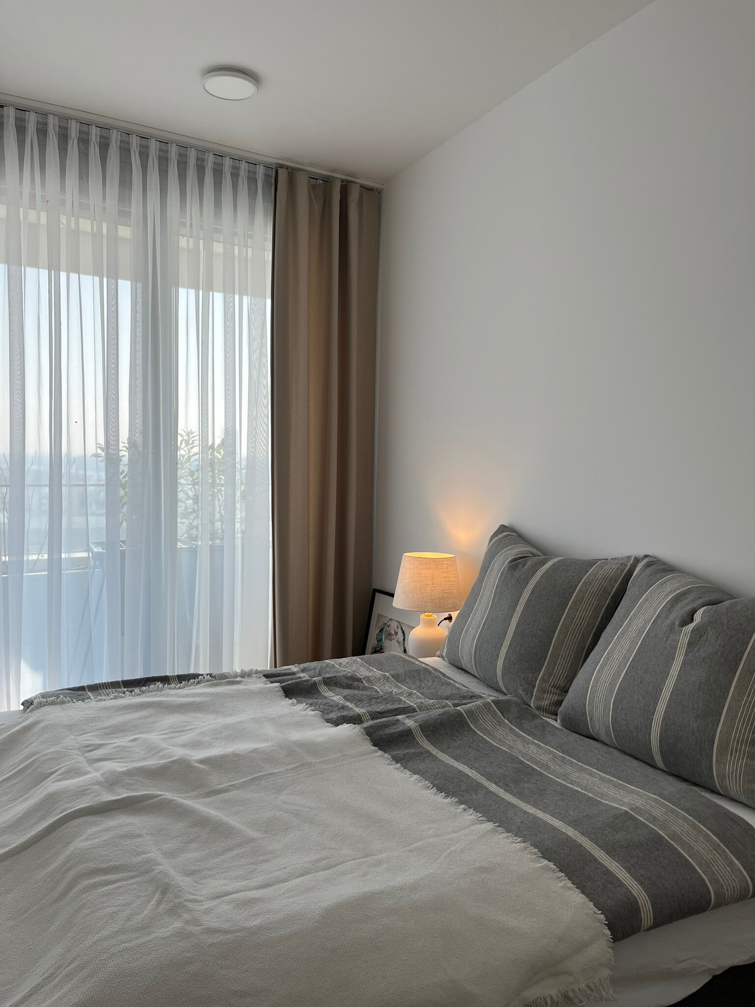 Bed room