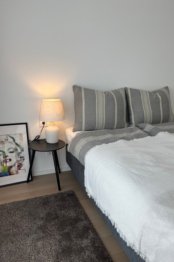 Bed room