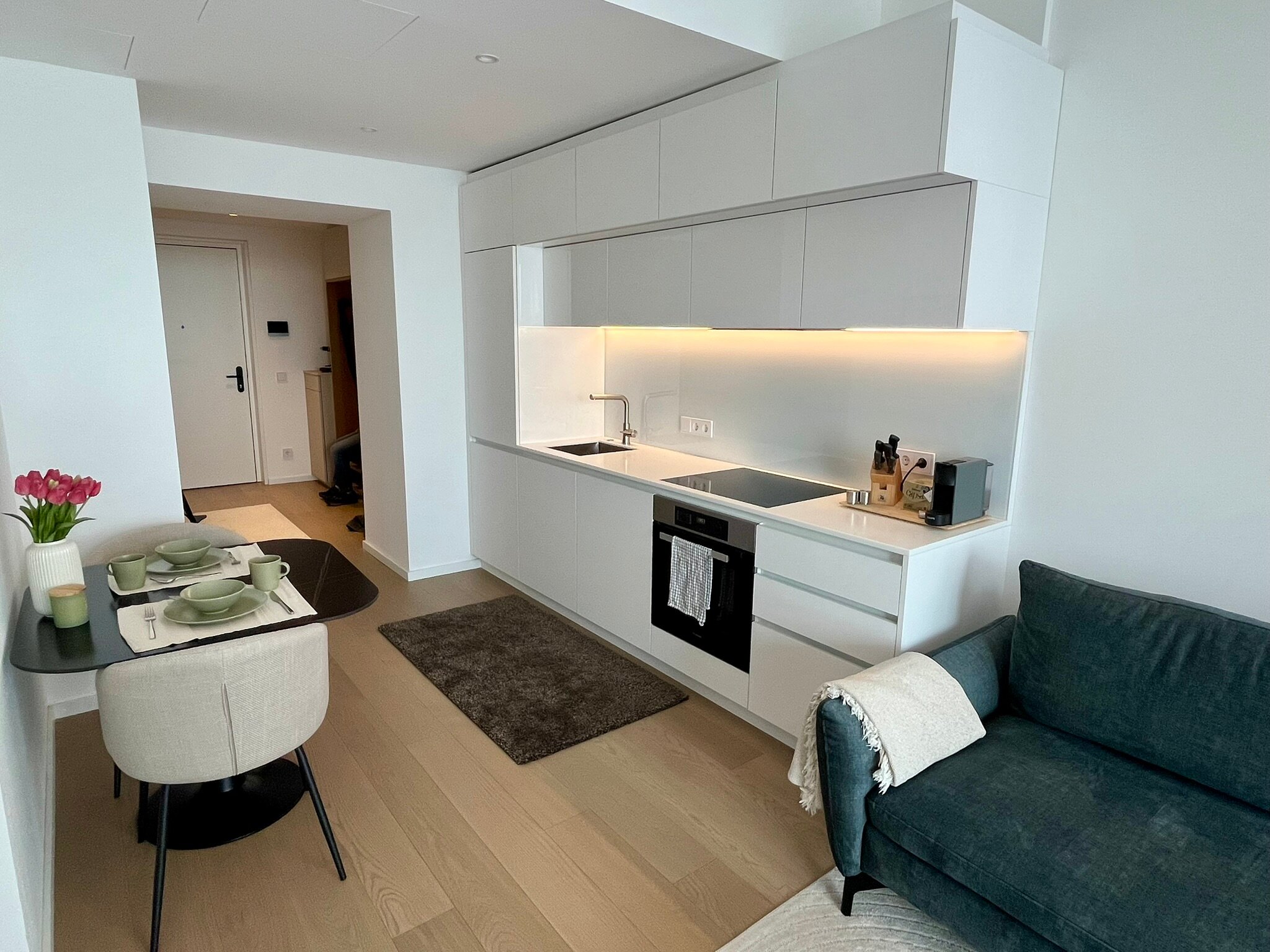 Livingroom and kitchen