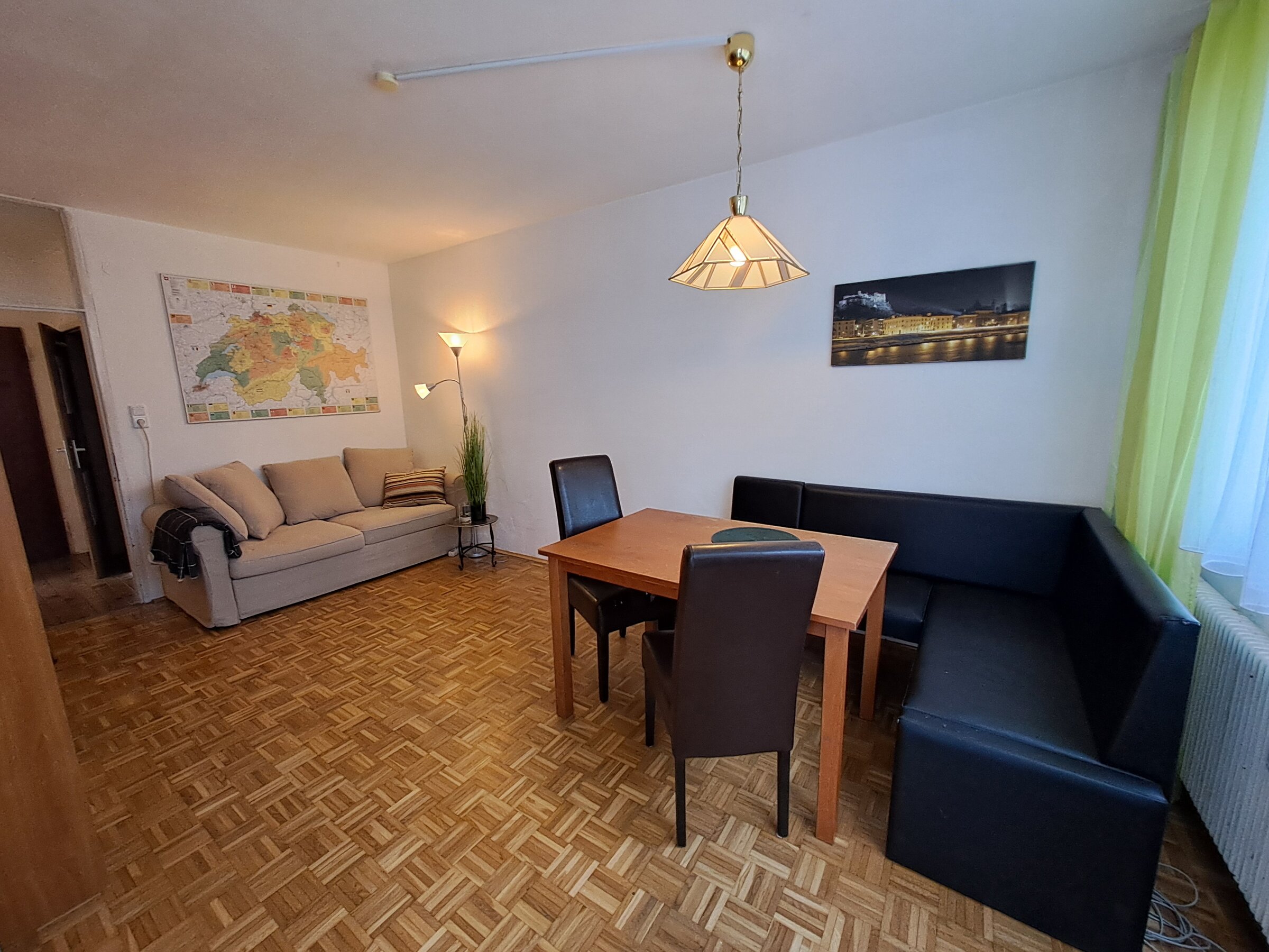 Bright living & dining area: furnished 2-room apartment for short-term rental & temporary housing, 1 to 6 months, Salzburg