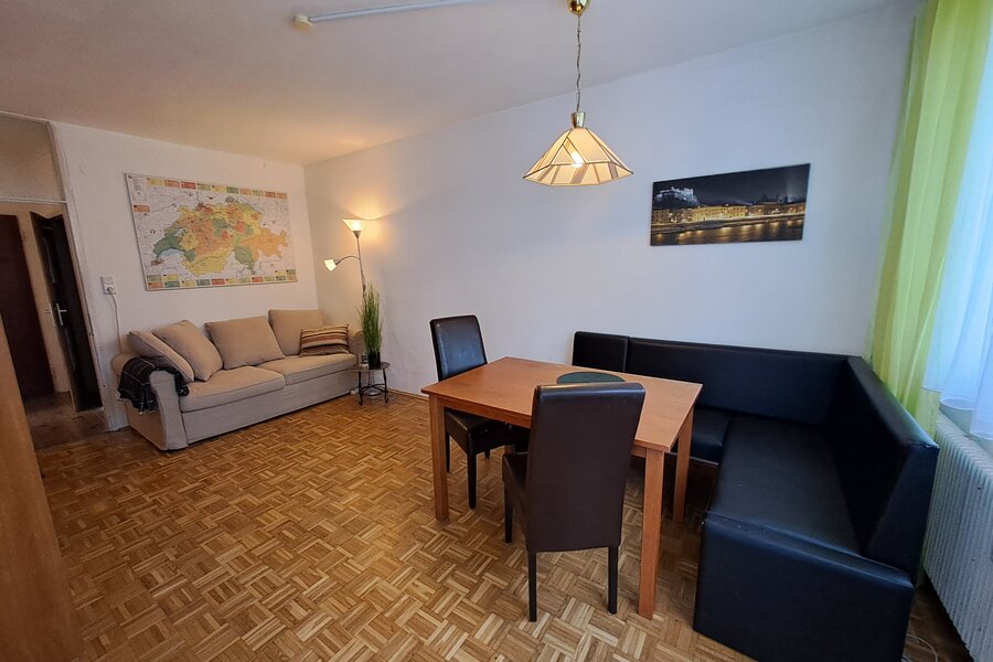 Bright living & dining area: furnished 2-room apartment for short-term rental & temporary housing, 1 to 6 months, Salzburg