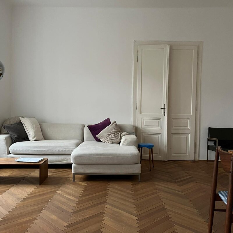 Sofa im Wohnzimmer  | © UM