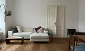 Sofa im Wohnzimmer  | © UM