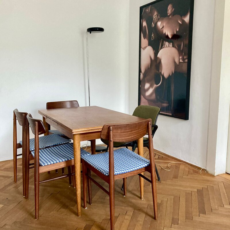 Esstisch im Wohnzimmer  | © UM