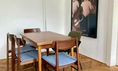 Esstisch im Wohnzimmer  | © UM