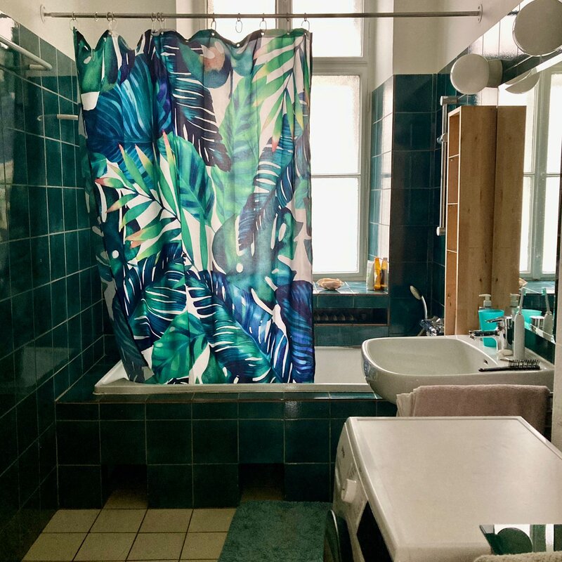 Bad, extra Raum mit WC