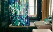 Bad, extra Raum mit WC