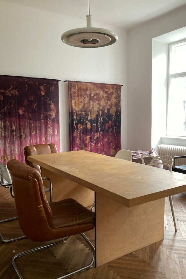 Sehr geräumiger Arbeweitsraum | © UM