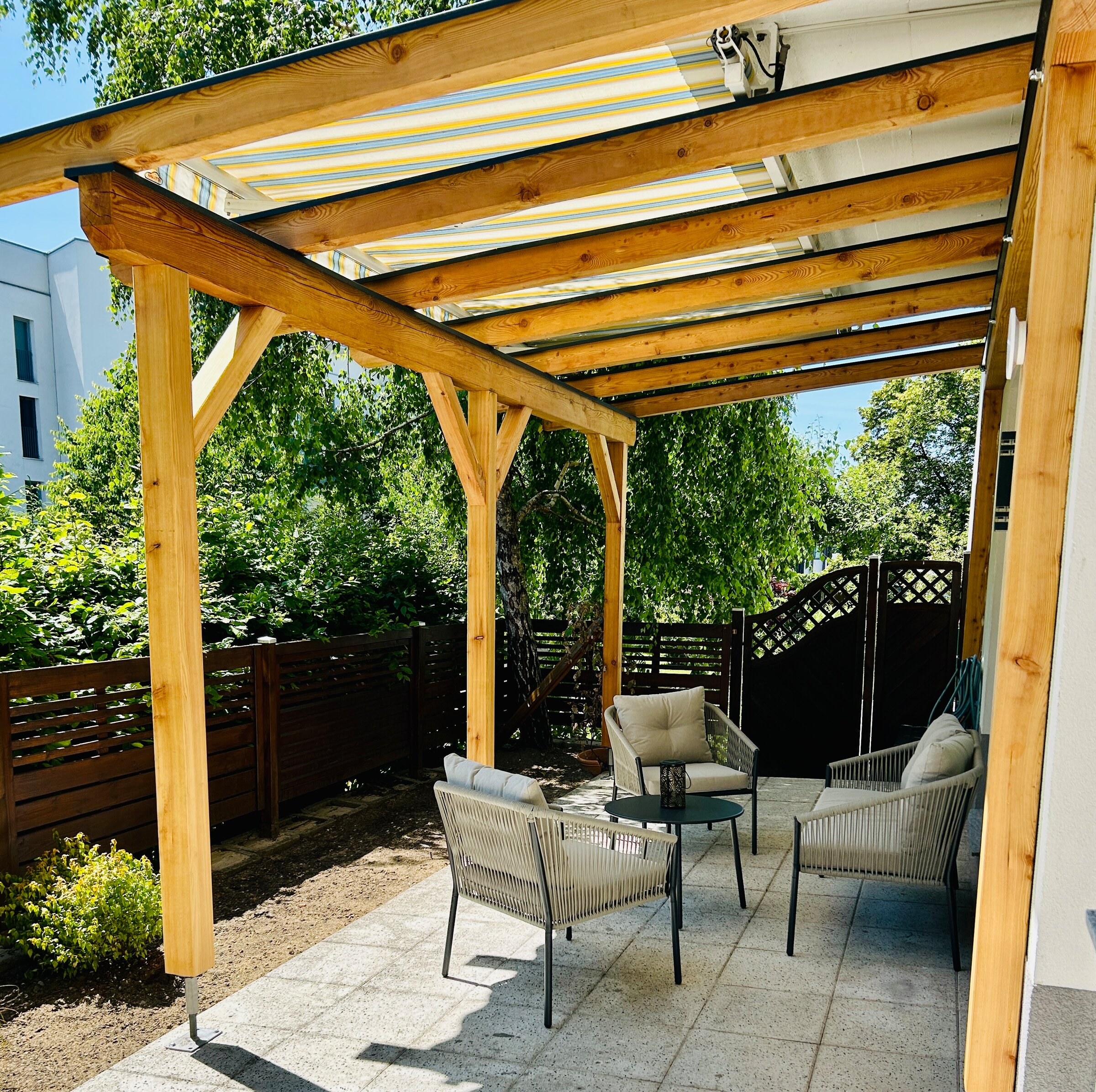 Terrasse mit Markise