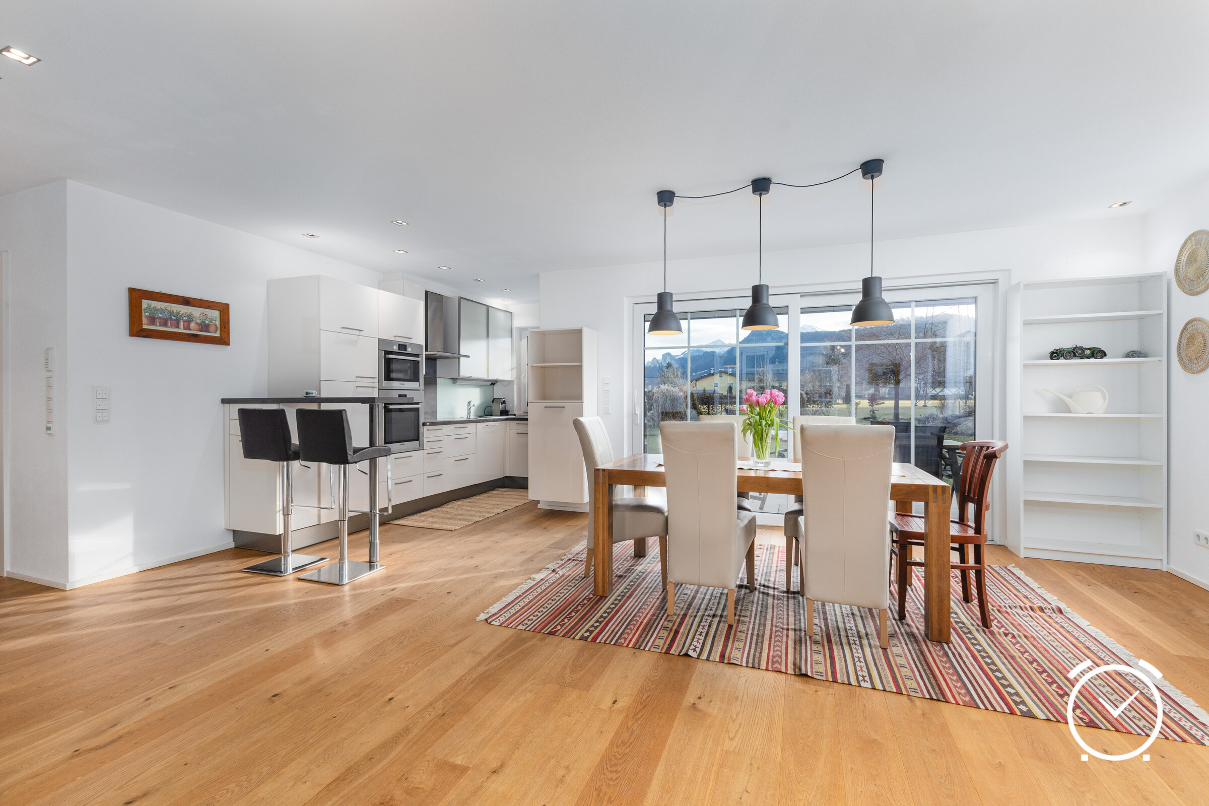 Living and dining area and kitchen