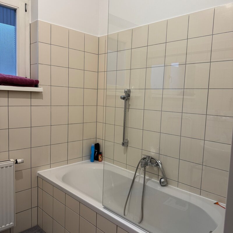 Badezimmer mit Wanne