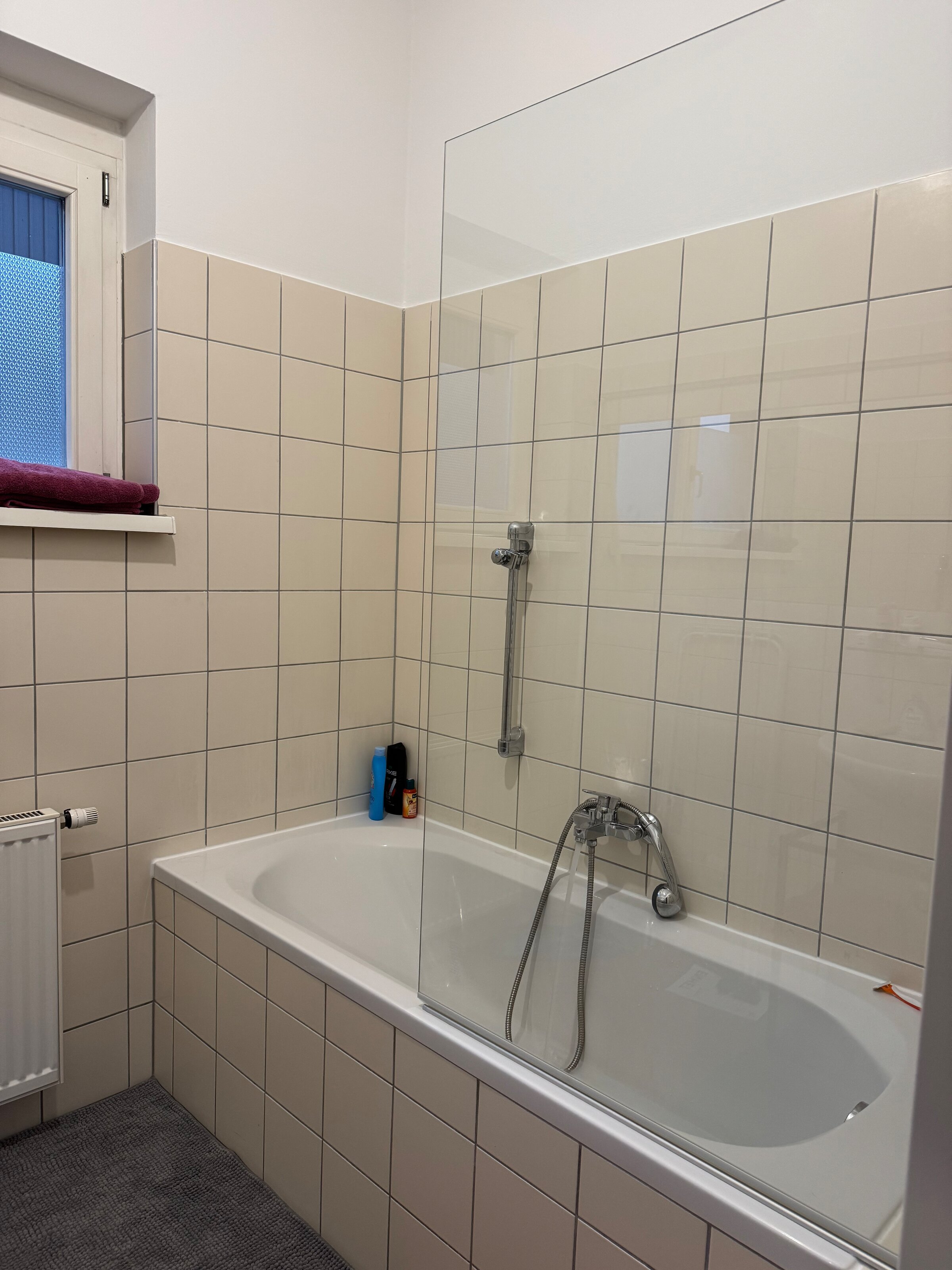 Badezimmer mit Wanne