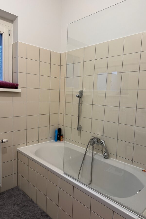 Badezimmer mit Wanne