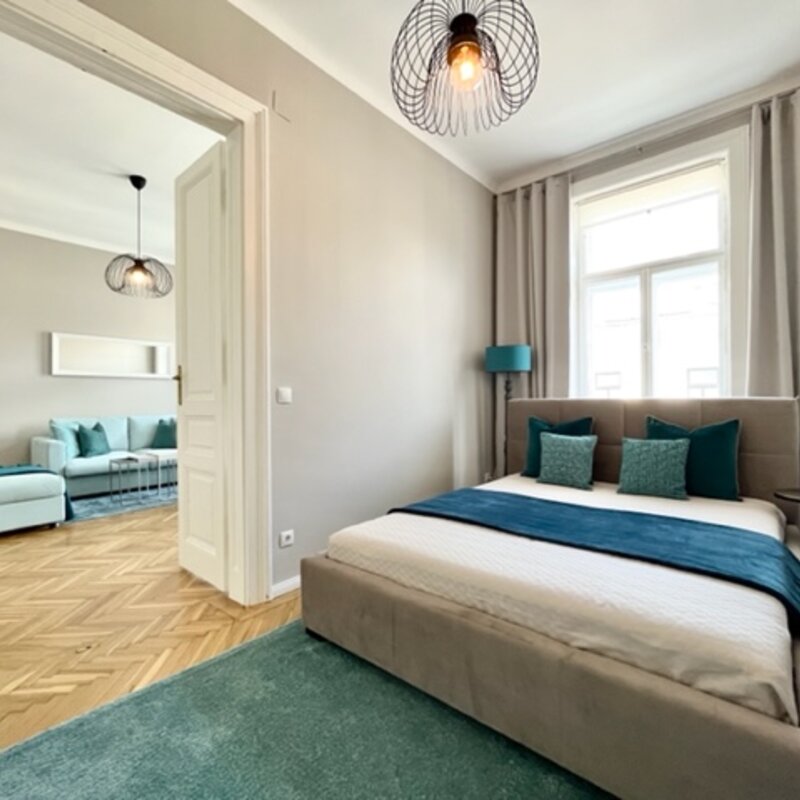 the perfect matress and a lot of space in the cabinett for your things