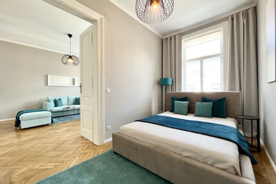 the perfect matress and a lot of space in the cabinett for your things