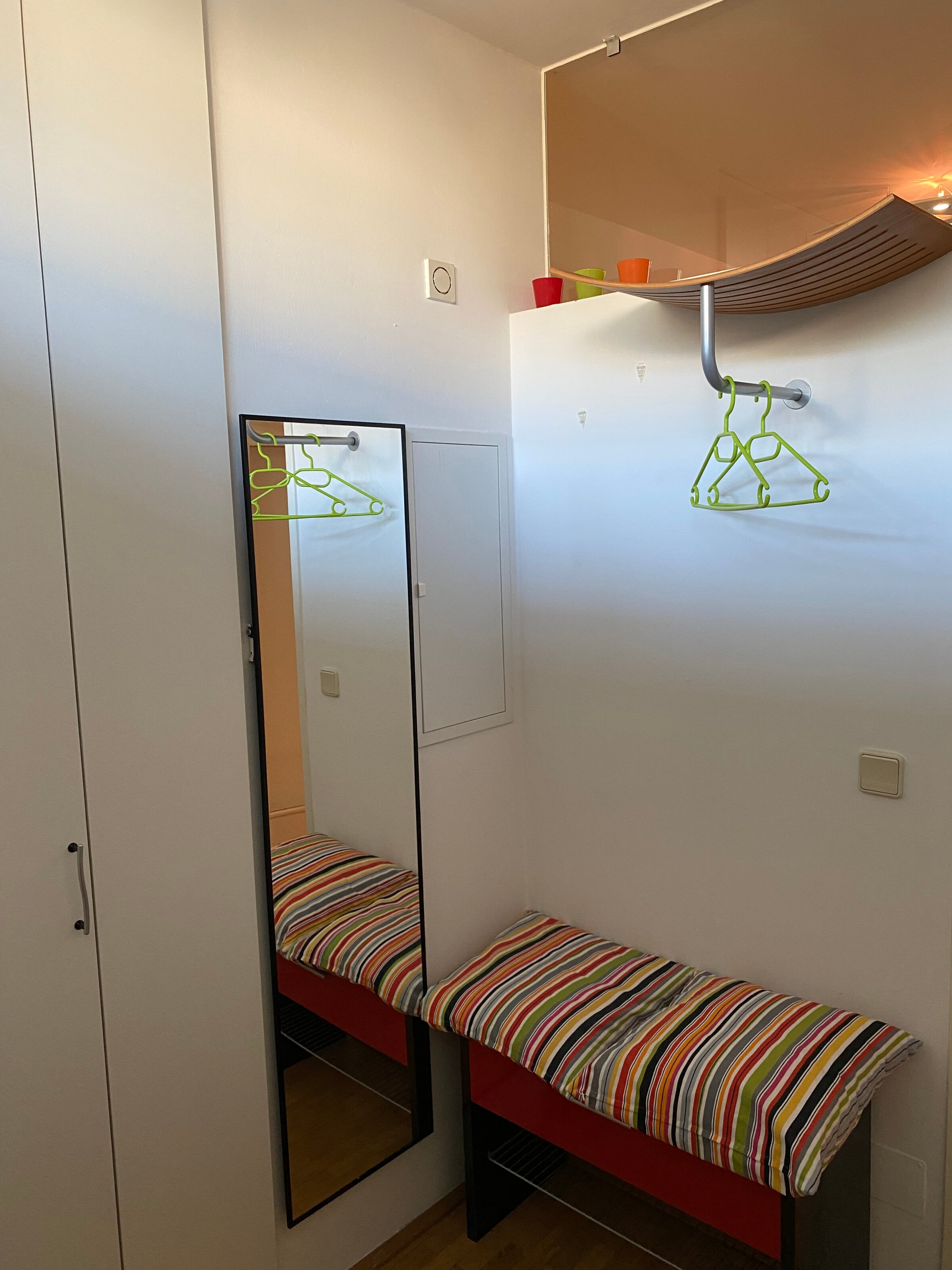 Garderobe, große Einbauschränke | © AB