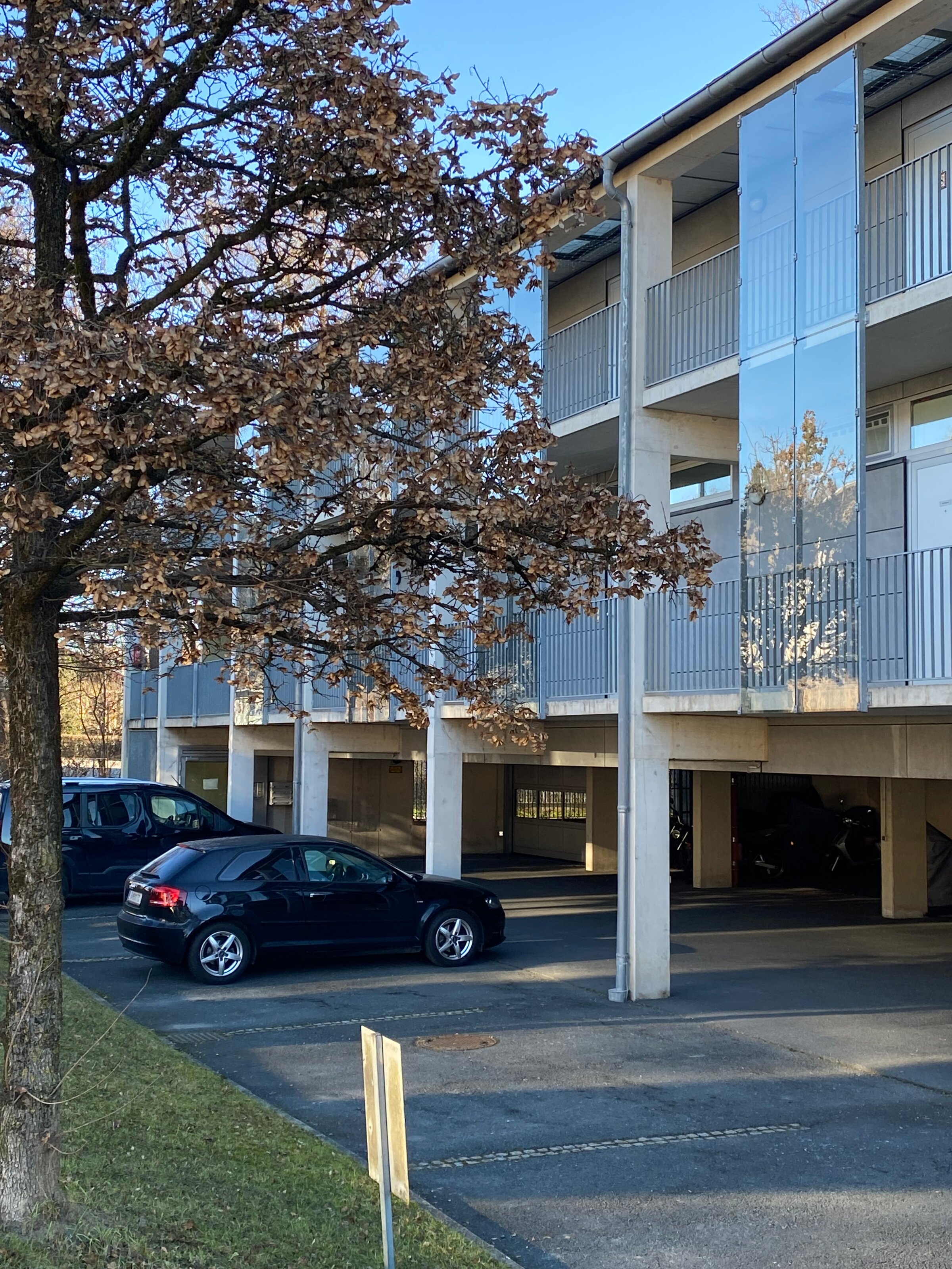 Stellplatz überdacht (innen)