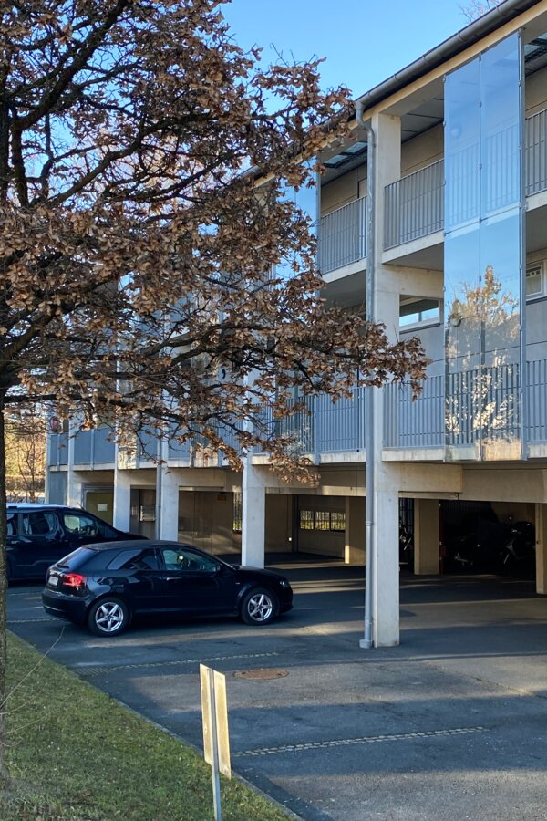 Stellplatz überdacht (innen)