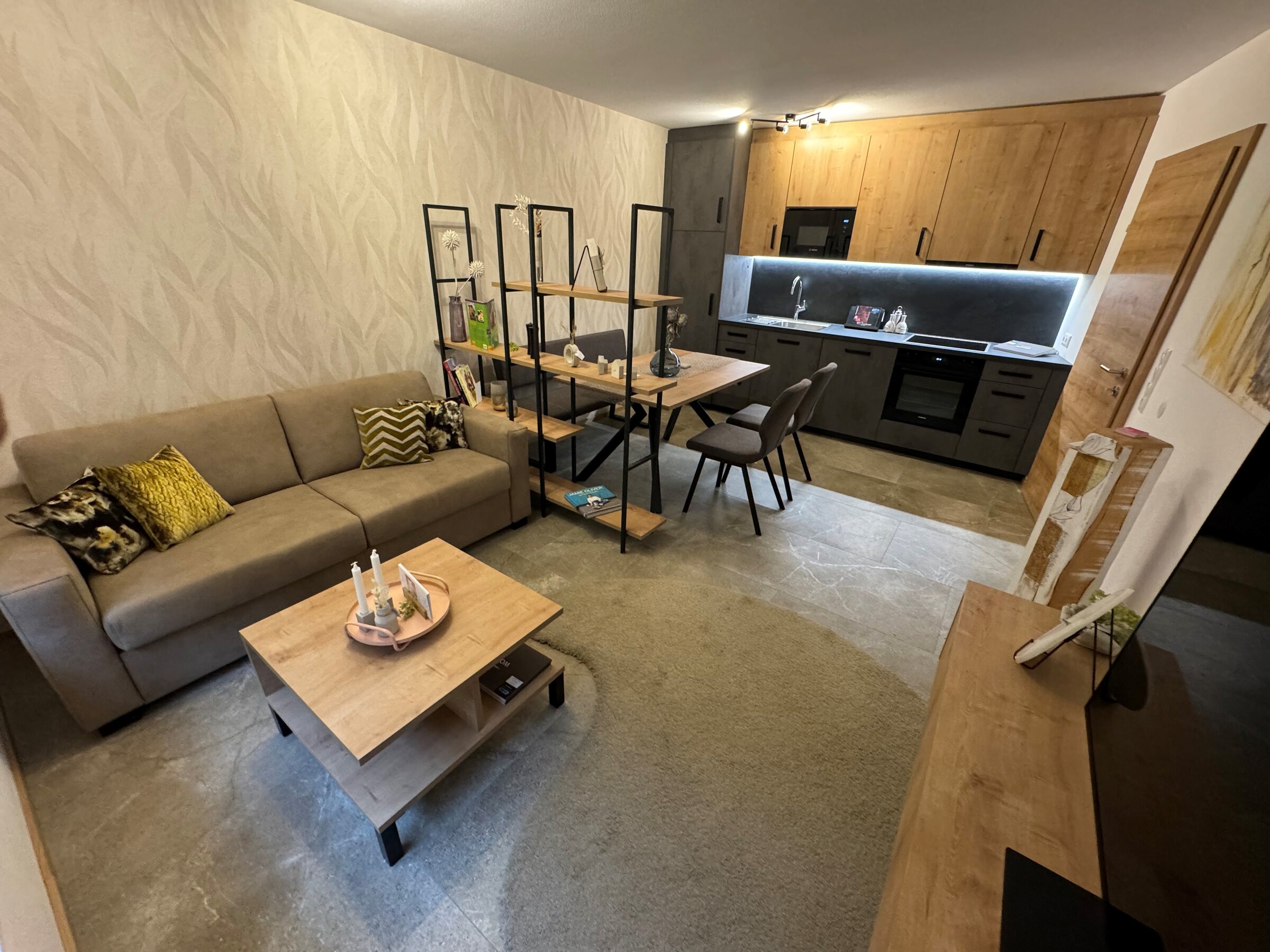 mit Küchenzeile, mit TV, Schlafsofa ausziehbar für 2 Personen