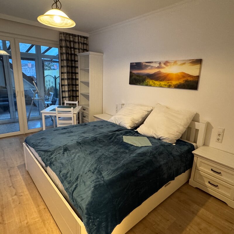 Helles 1-Zimmer Apartment mit Balkon – Kurzzeitmiete & Wohnen auf Zeit für 1 bis 6 Monate in Irdning