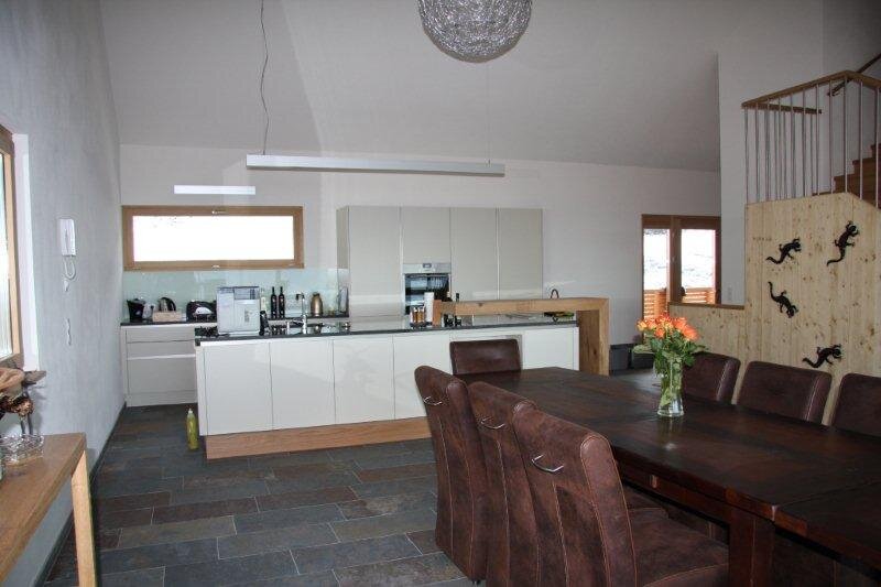 kitchen & part of dining