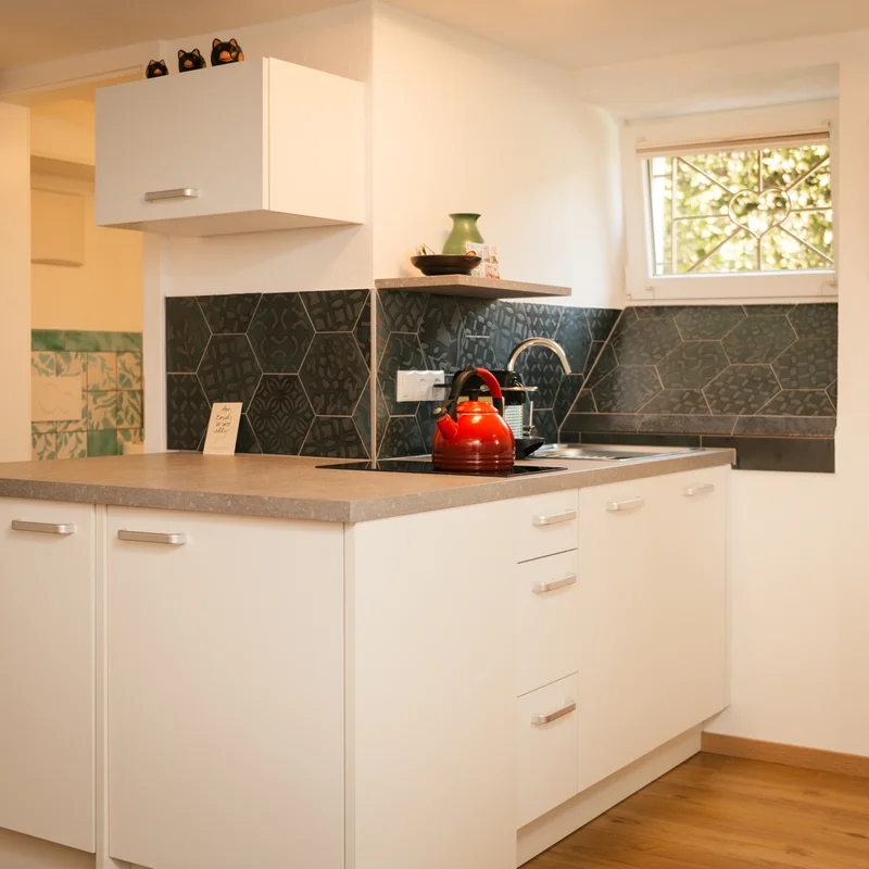 kitchen with window | © villamarwa