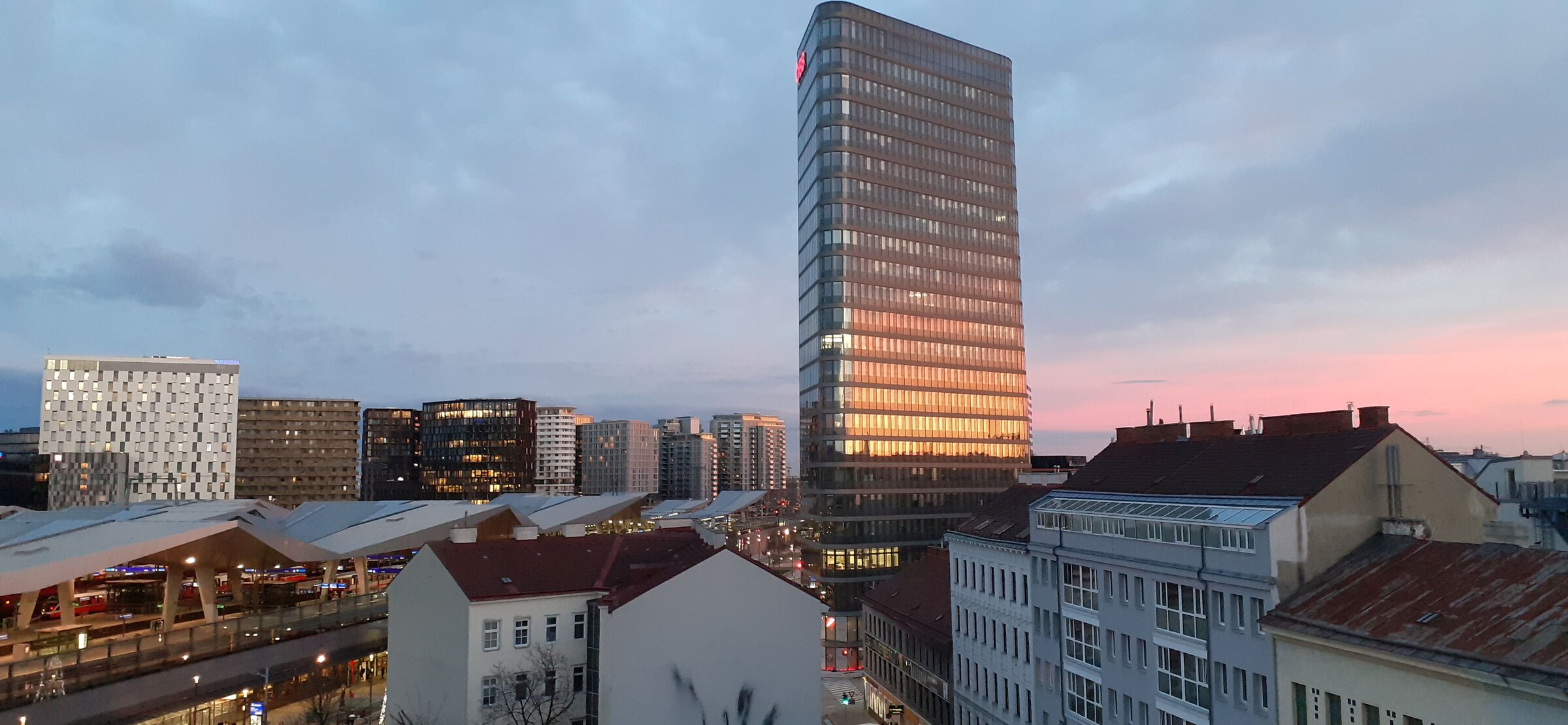 Abendlicher Stadtblick Wien – 3-Zimmer Wohnung auf Zeit, Kurzzeitmiete & Wohnen auf Zeit für 1 bis 6 Monate