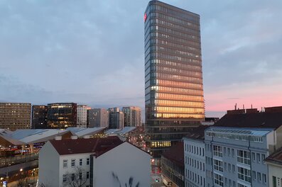Abendlicher Stadtblick Wien – 3-Zimmer Wohnung auf Zeit, Kurzzeitmiete & Wohnen auf Zeit für 1 bis 6 Monate