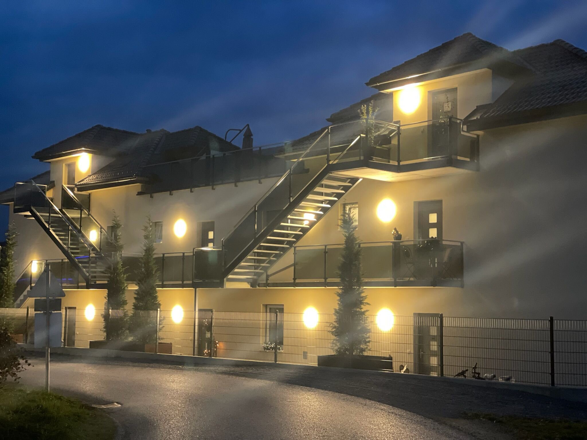 Illuminated building with balcony – 1-room apt for short-term rental, temporary housing for 1 to 6 months, Wagersbach