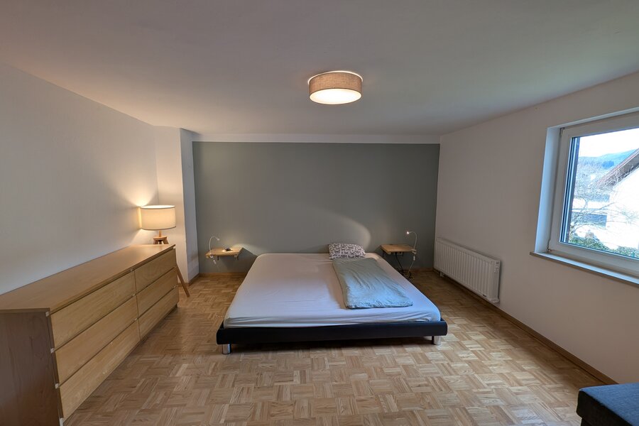 Schlafzimmer mit Gartenblick