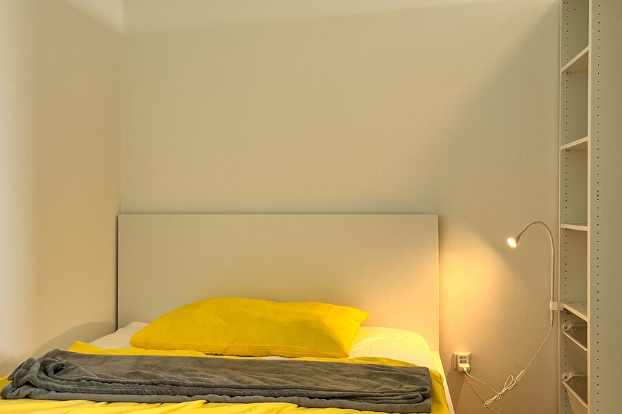 Queen-Size-Bett für höchsten Schlafkomfort samt neuer Matratze und Bettwäsche (auf Wunsch) | © Gerald Scharf