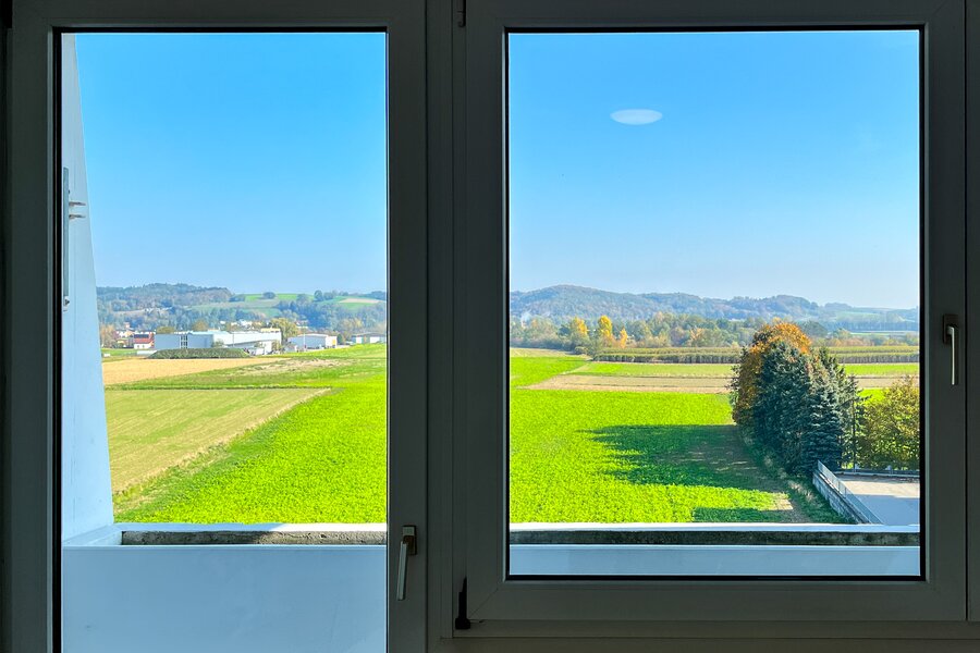 Aussicht vom 3. Stock in die Natur am Ortsrand von Persenbeug | © Gerald Scharf