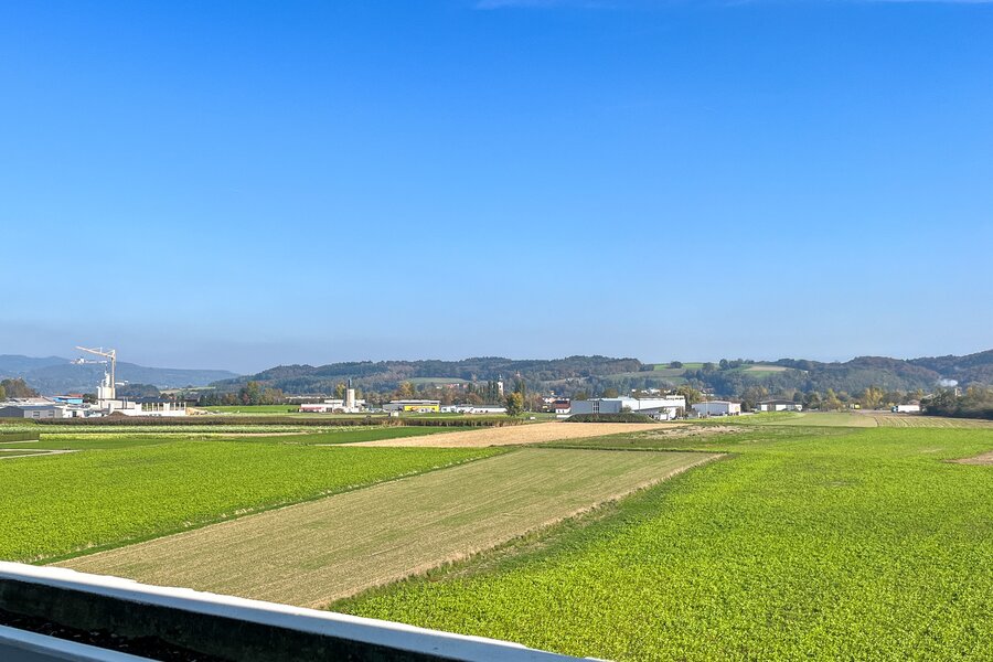 Felder und Wiesen entspannen den Weitblick | © Gerald Scharf