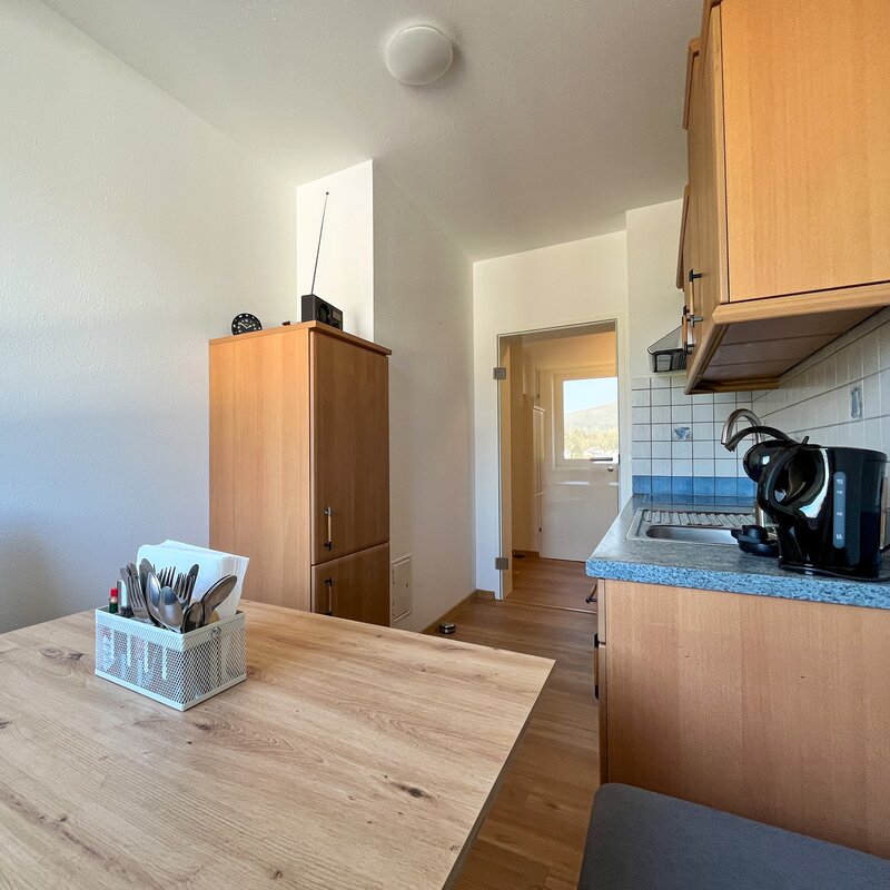 Küche mit Blick in den Vorraum | © Gerald Scharf