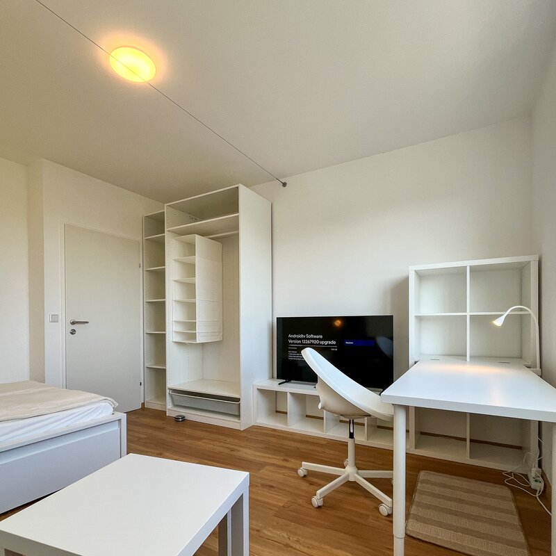 55"/4K-Fernseher für gemütliche Serienabende | © Gerald Scharf