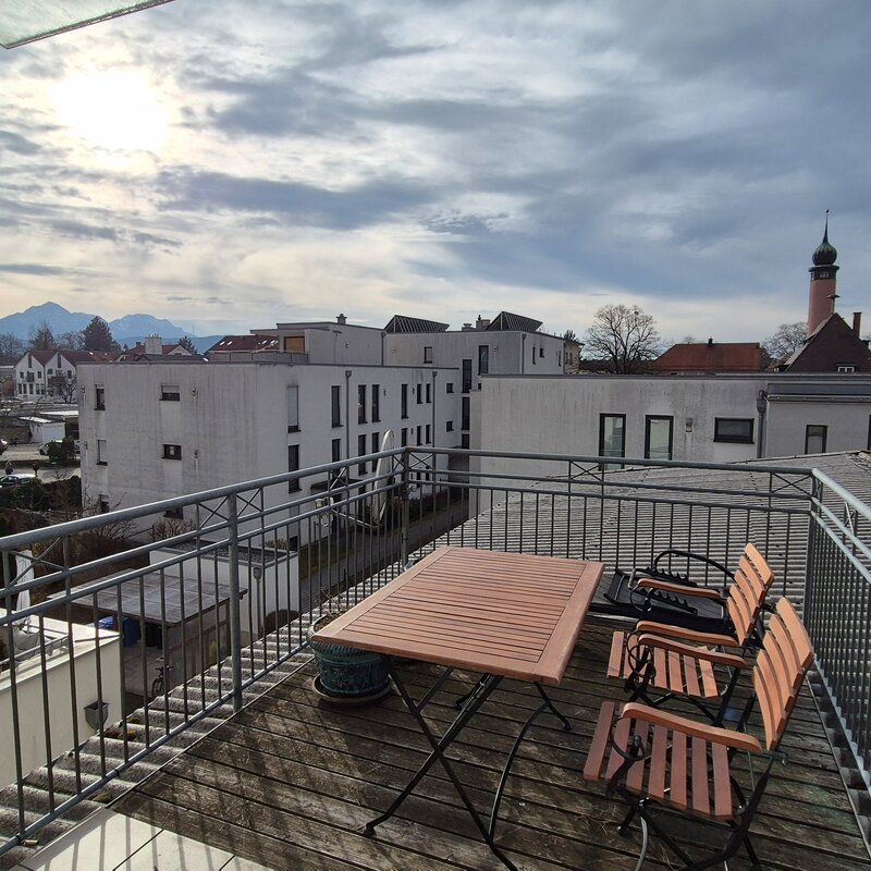 Dachterrasse mit Bergblick – 3-Zimmer Wohnung zur Kurzzeitmiete & Wohnen auf Zeit für 1 bis 6 Monate in Freilassing