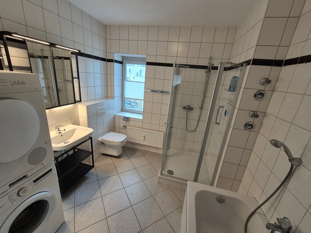 Badewanne, Dusche, Wäsche, Trockner