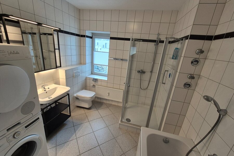 Badewanne, Dusche, Wäsche, Trockner