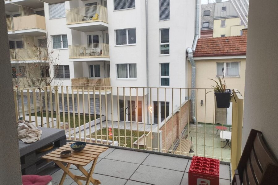 Balcony with seating – 2-room apartment for short-term rental & temporary housing for 1 to 6 months in Vienna