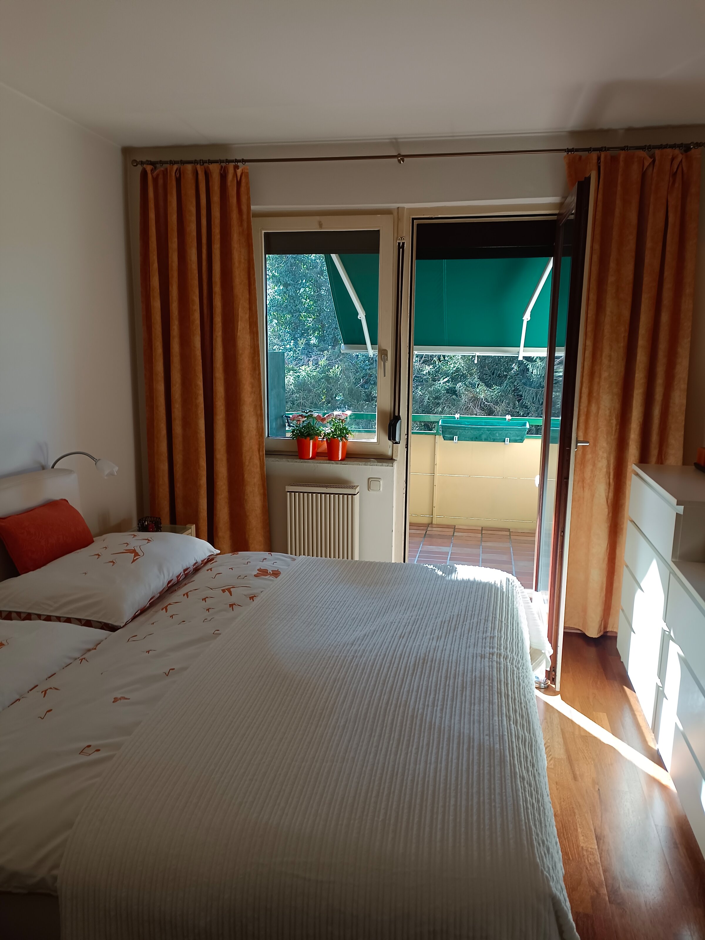 Schlafzimmer / Balkon