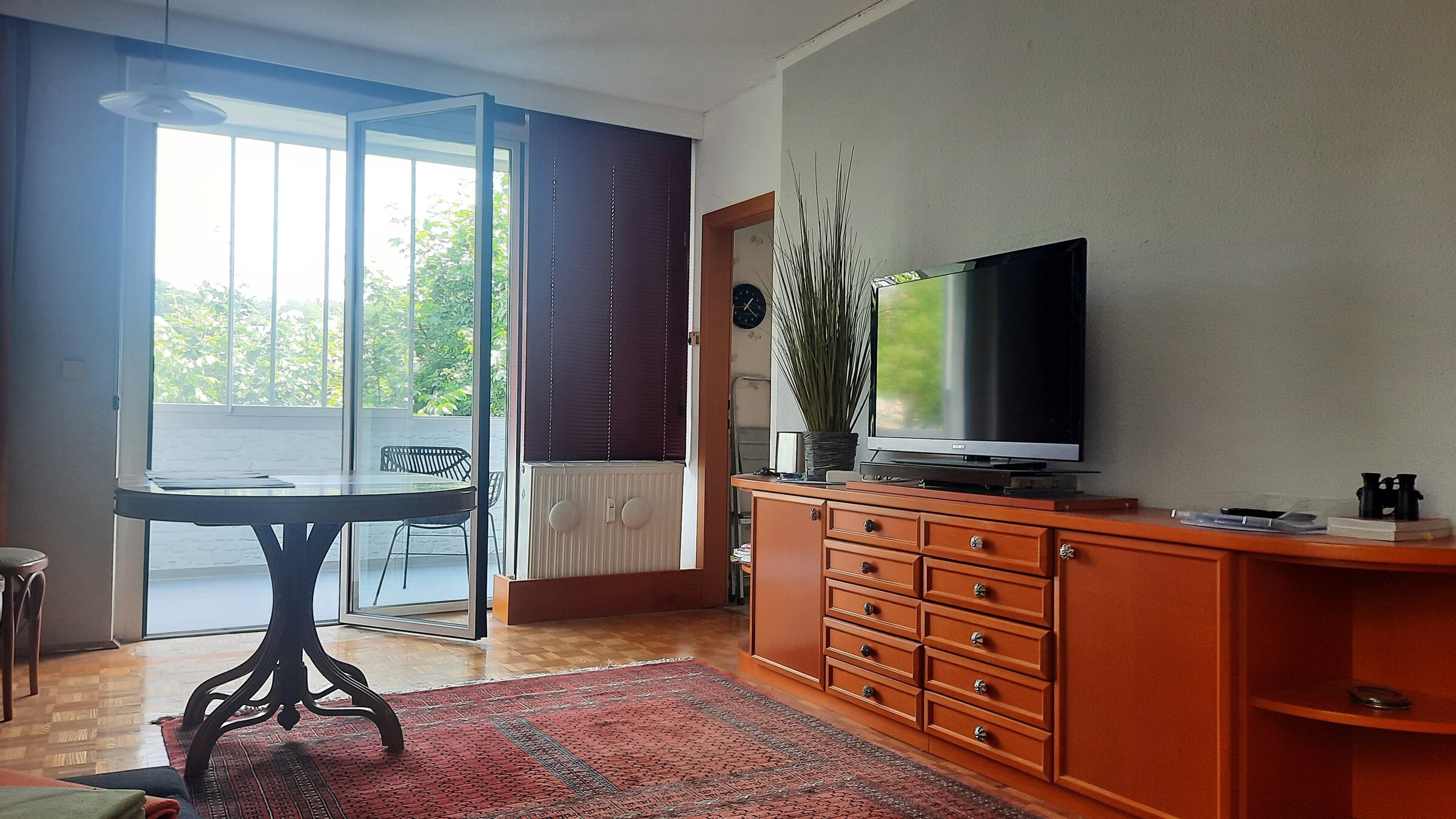 Blick zur Loggia und Kücheneingang | © Evelyn Gschwandtner