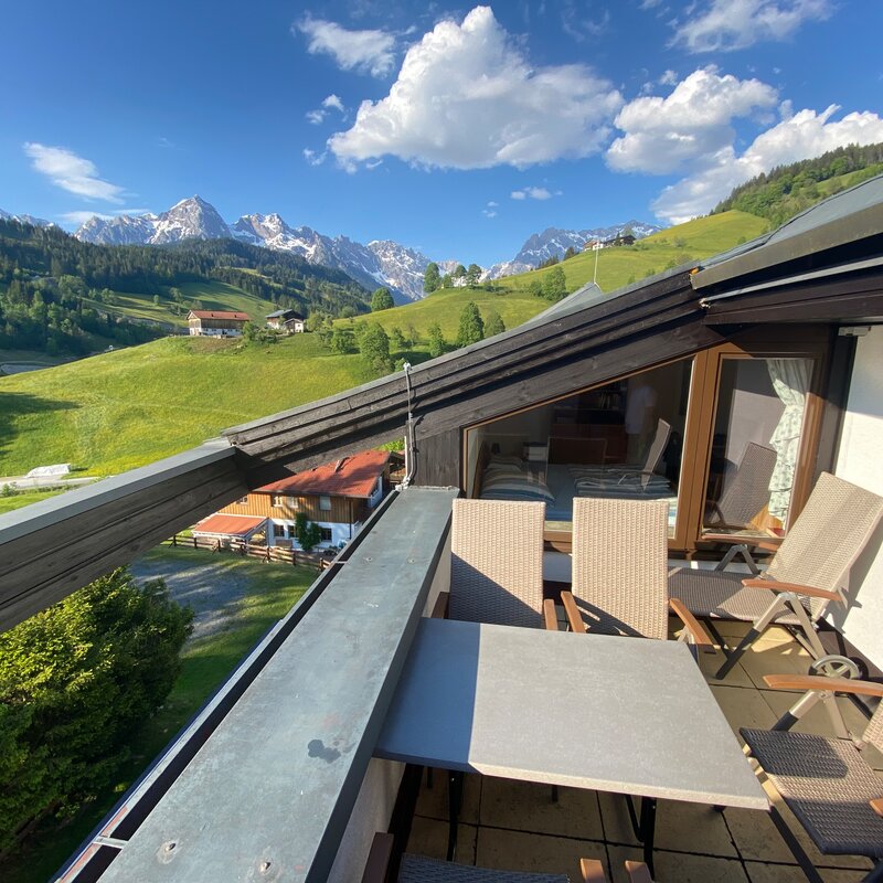 Balcony with Alpine panorama: 2-room apt for short-term rental & temporary housing for 1 to 6 months in Maria Alm